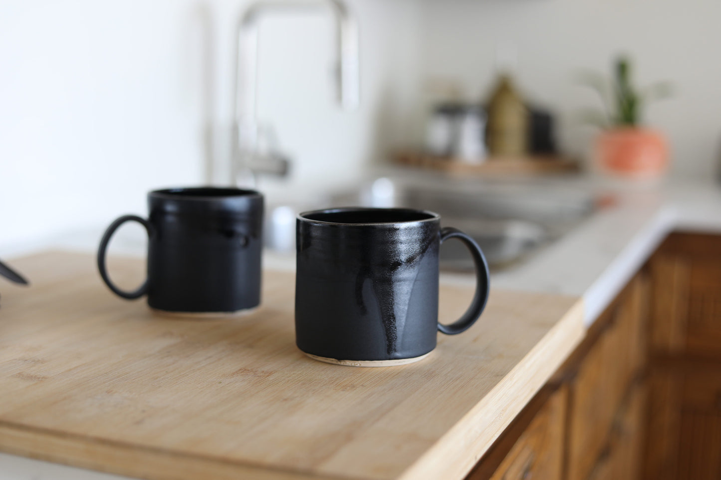 Pepo Ceramics Simple Coffee Mug - gloss + matte black