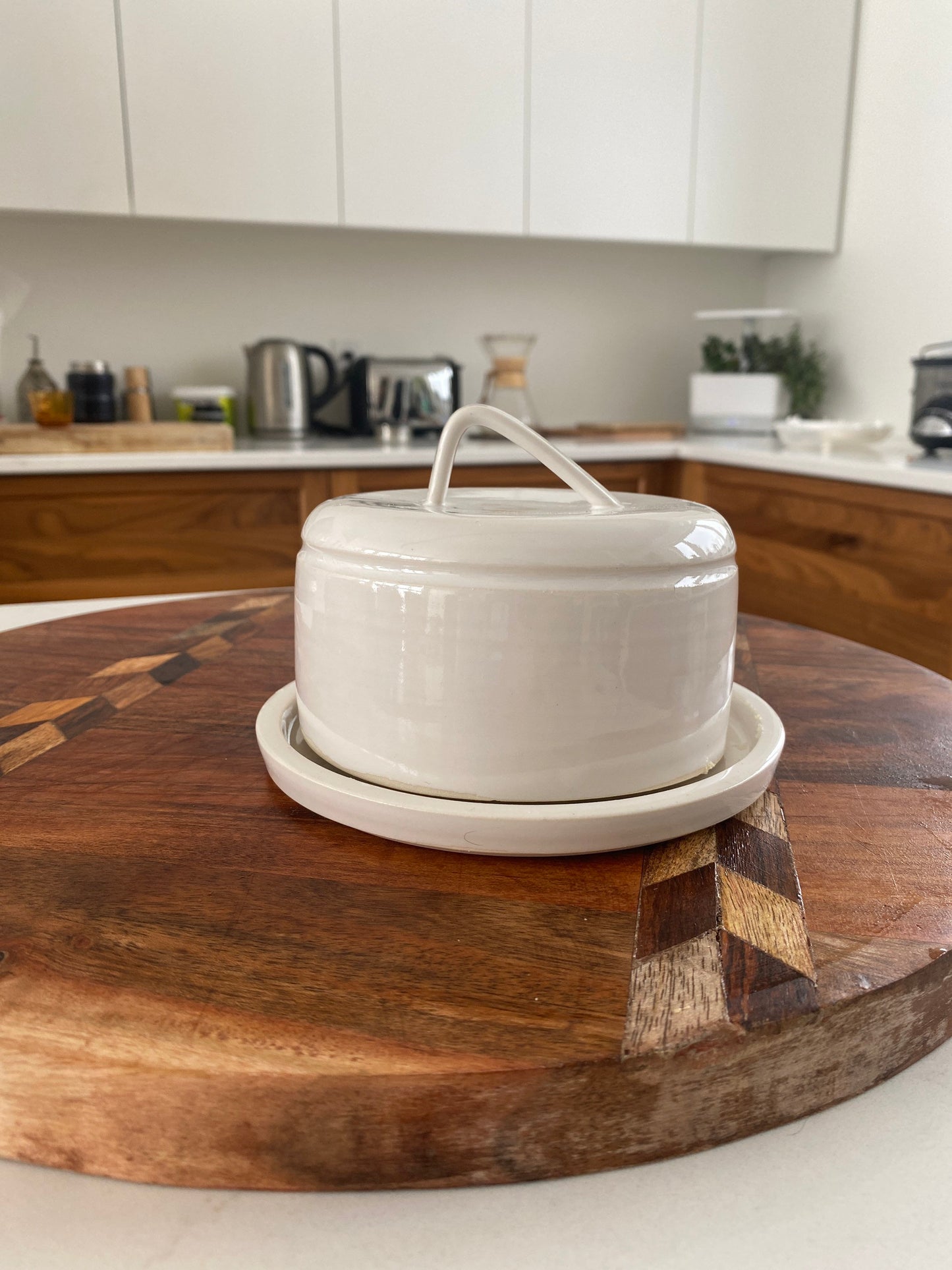 Gloss white butterdish