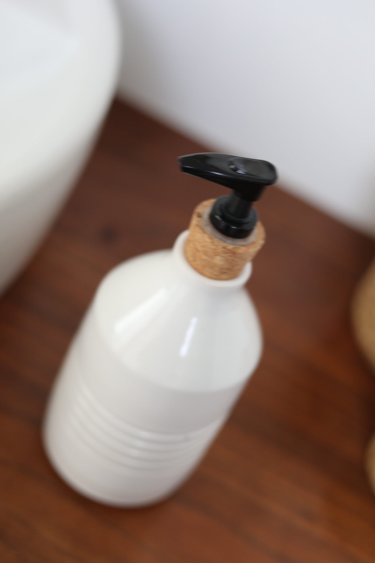 Pepo Ceramics Groove Soap Dispenser with Cork- gloss white