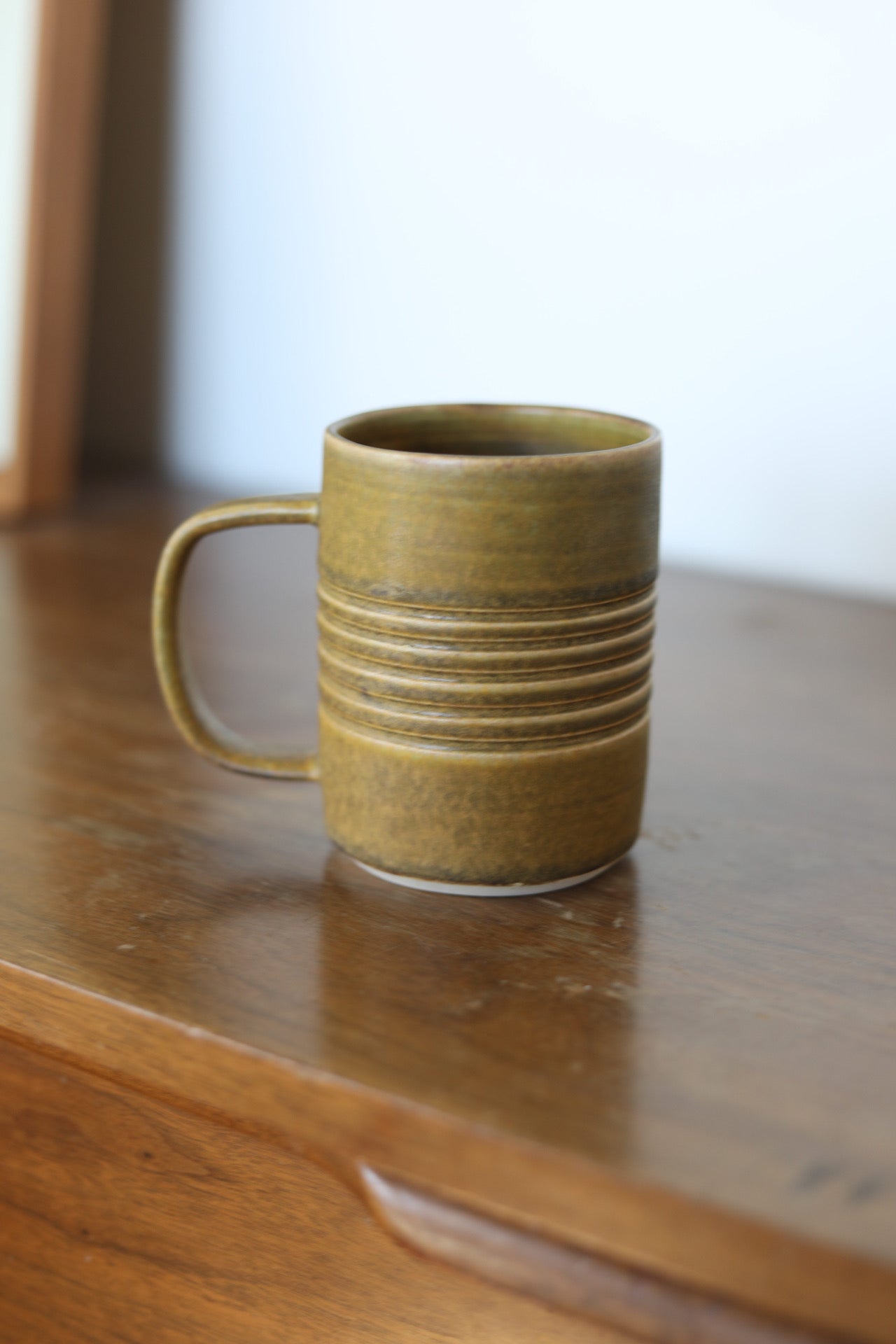 Pepo Ceramics Tall Groove Mug- Olive