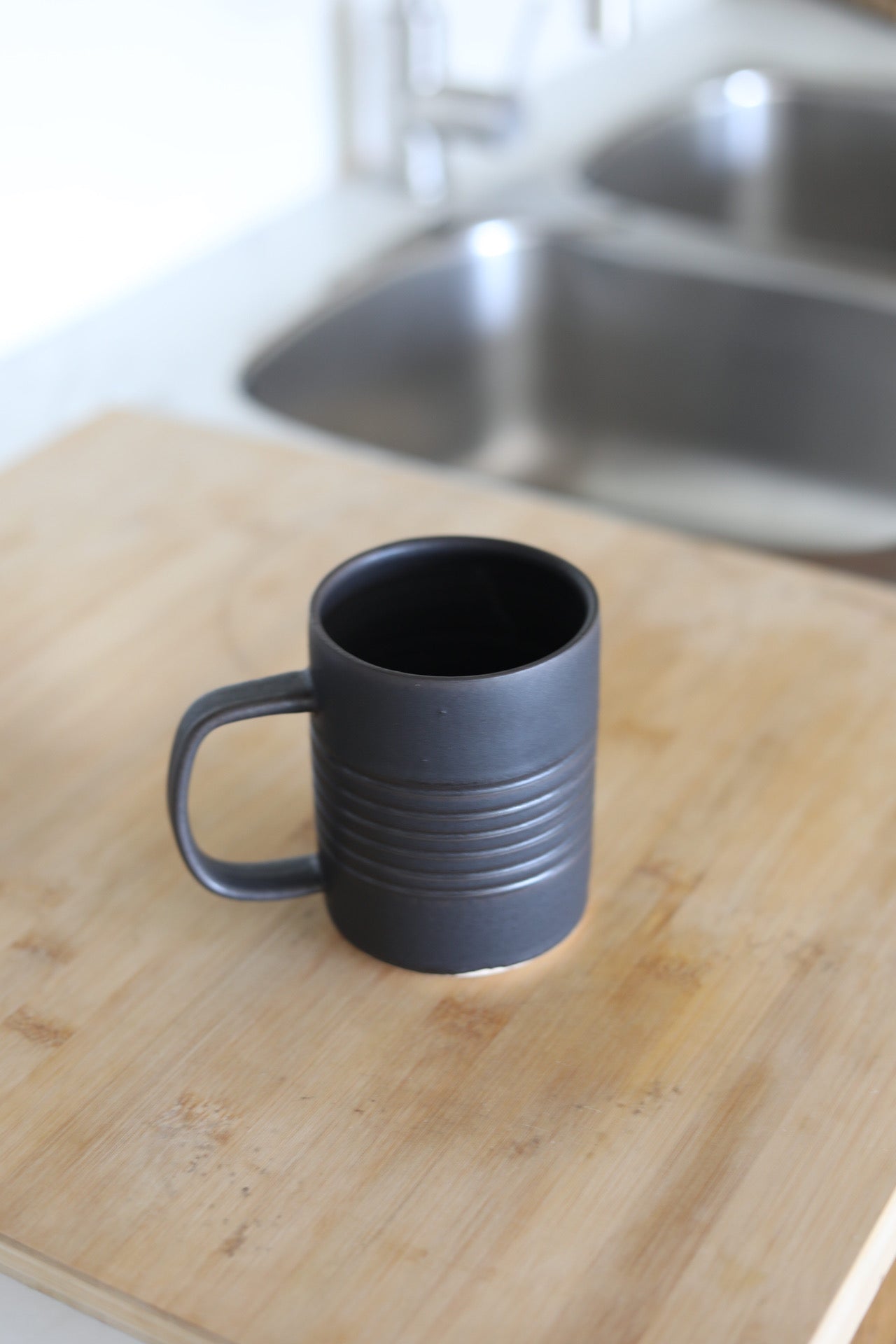 Pepo Ceramics Groove Tall Mug - wrought iron black
