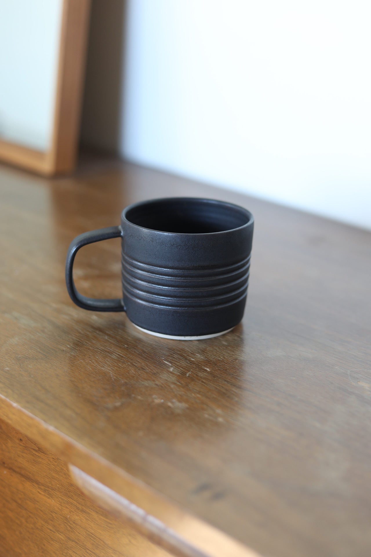 Pepo Ceramics Short Groove Mug - wrought iron black