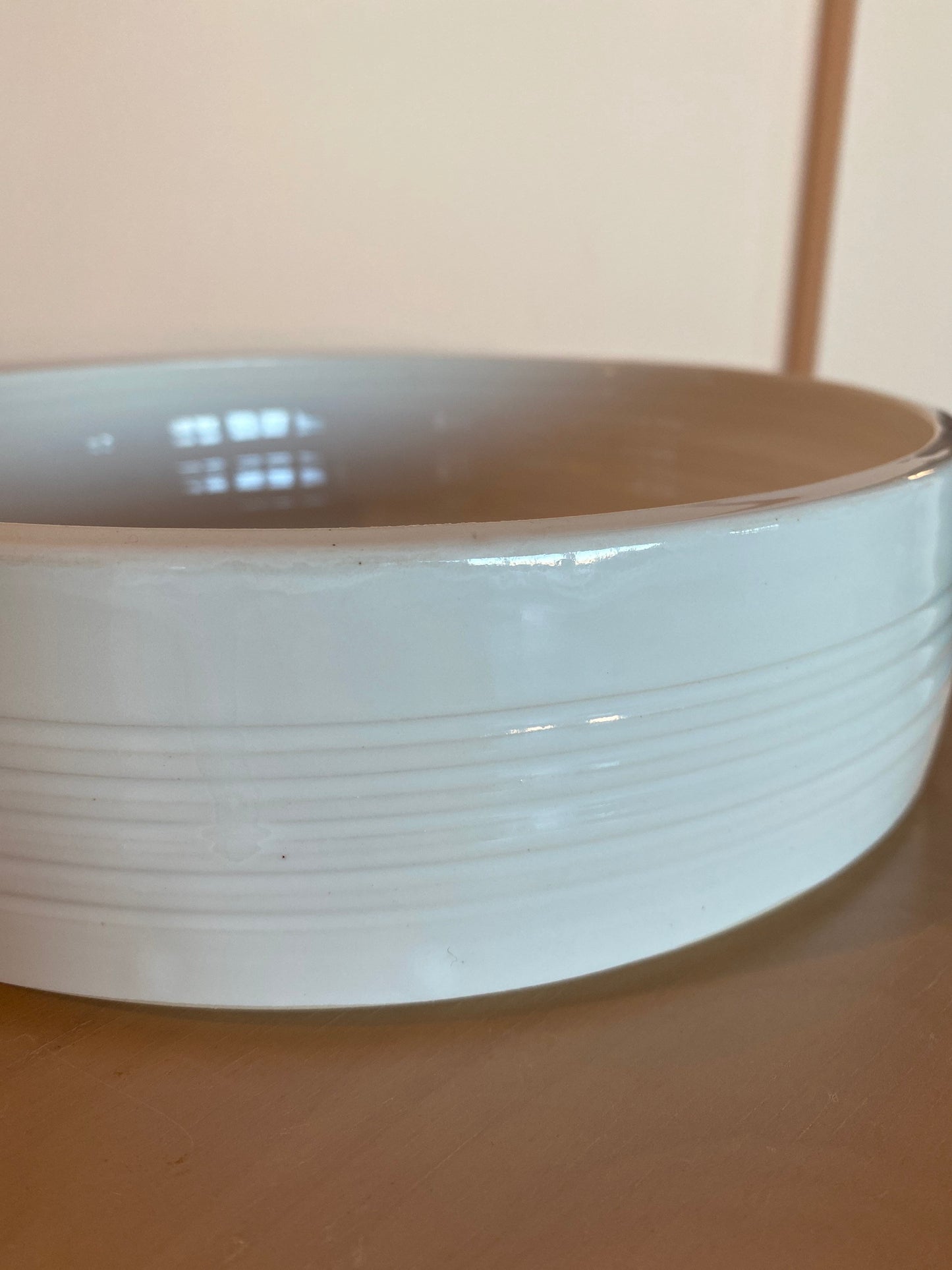 Pepo Ceramics Large Groove Serving Bowl - gloss white