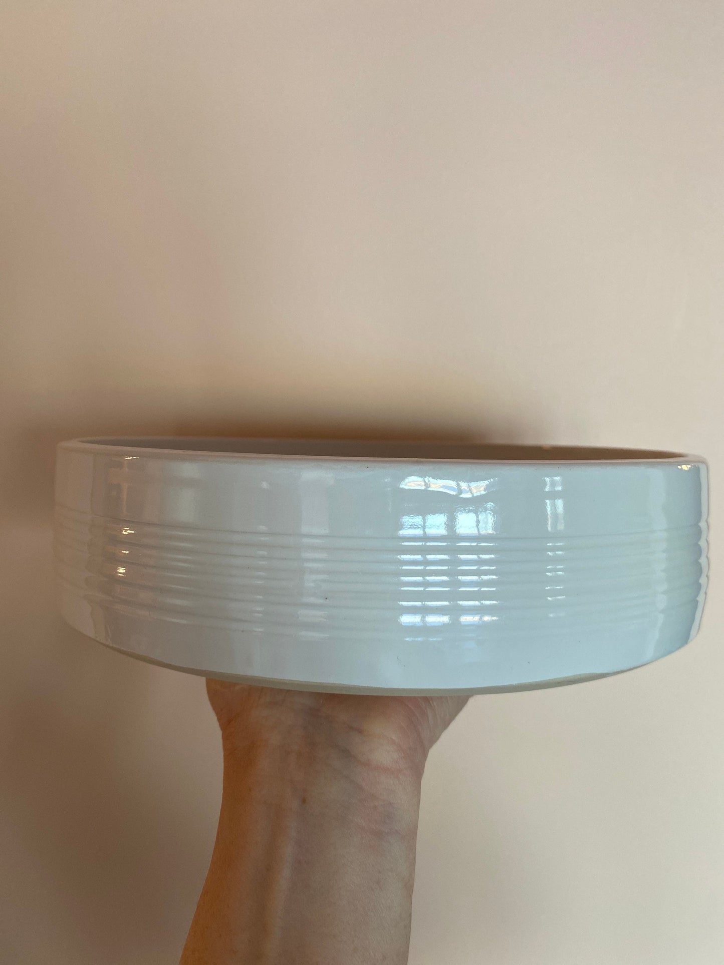 Pepo Ceramics Large Groove Serving Bowl - gloss white