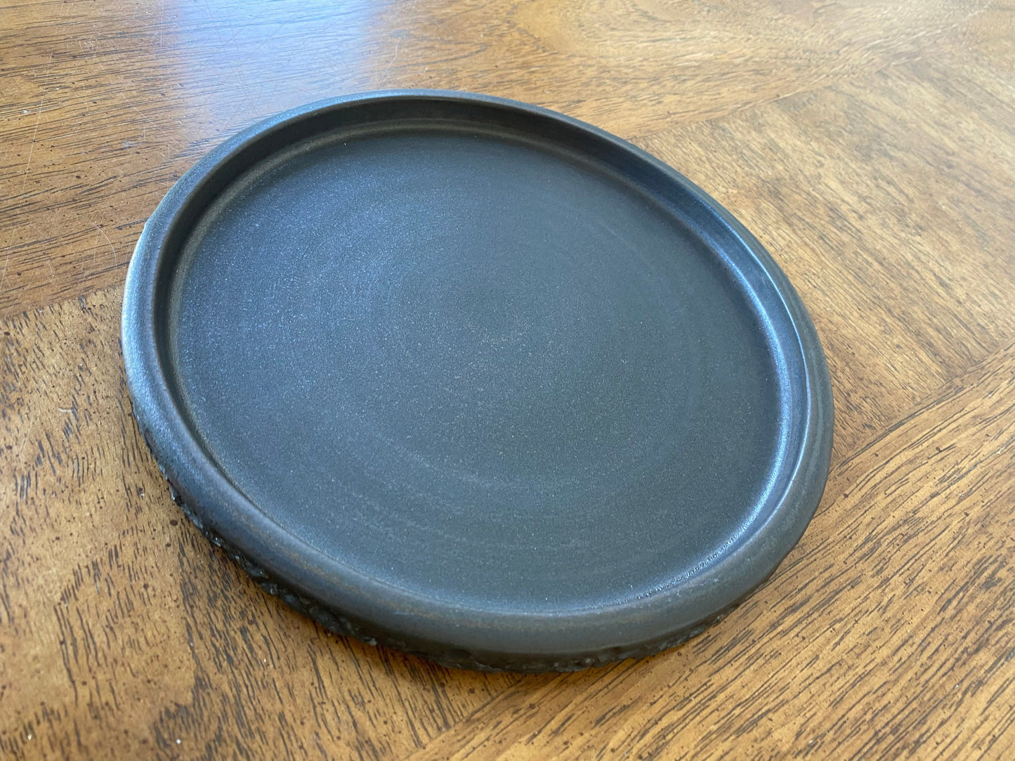 Pepo Ceramics Bark Plate - wrought iron black