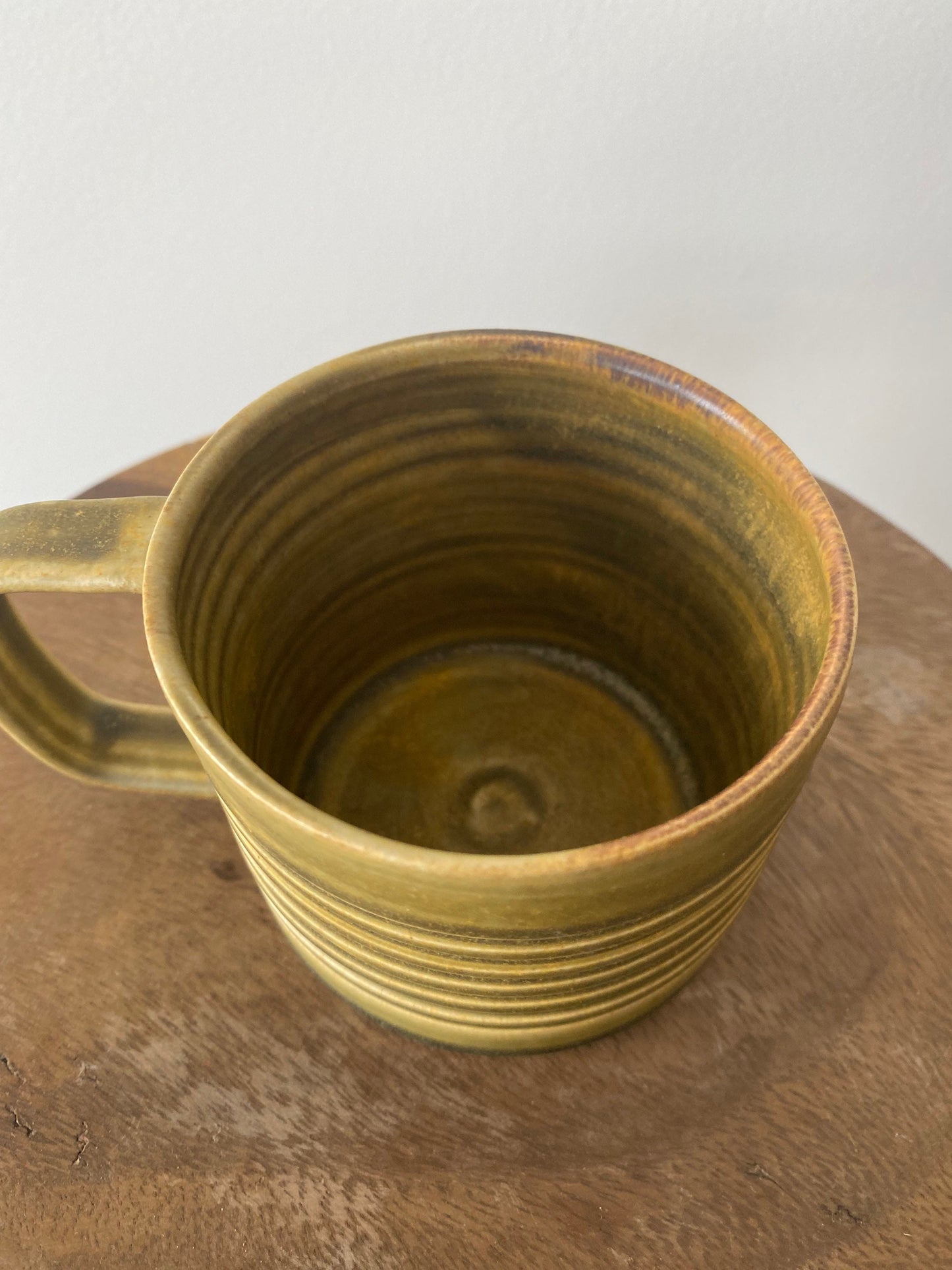 Pepo Ceramics Short Groove Mug- olive