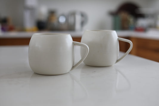 Pepo Ceramics Belly Mug- matte white