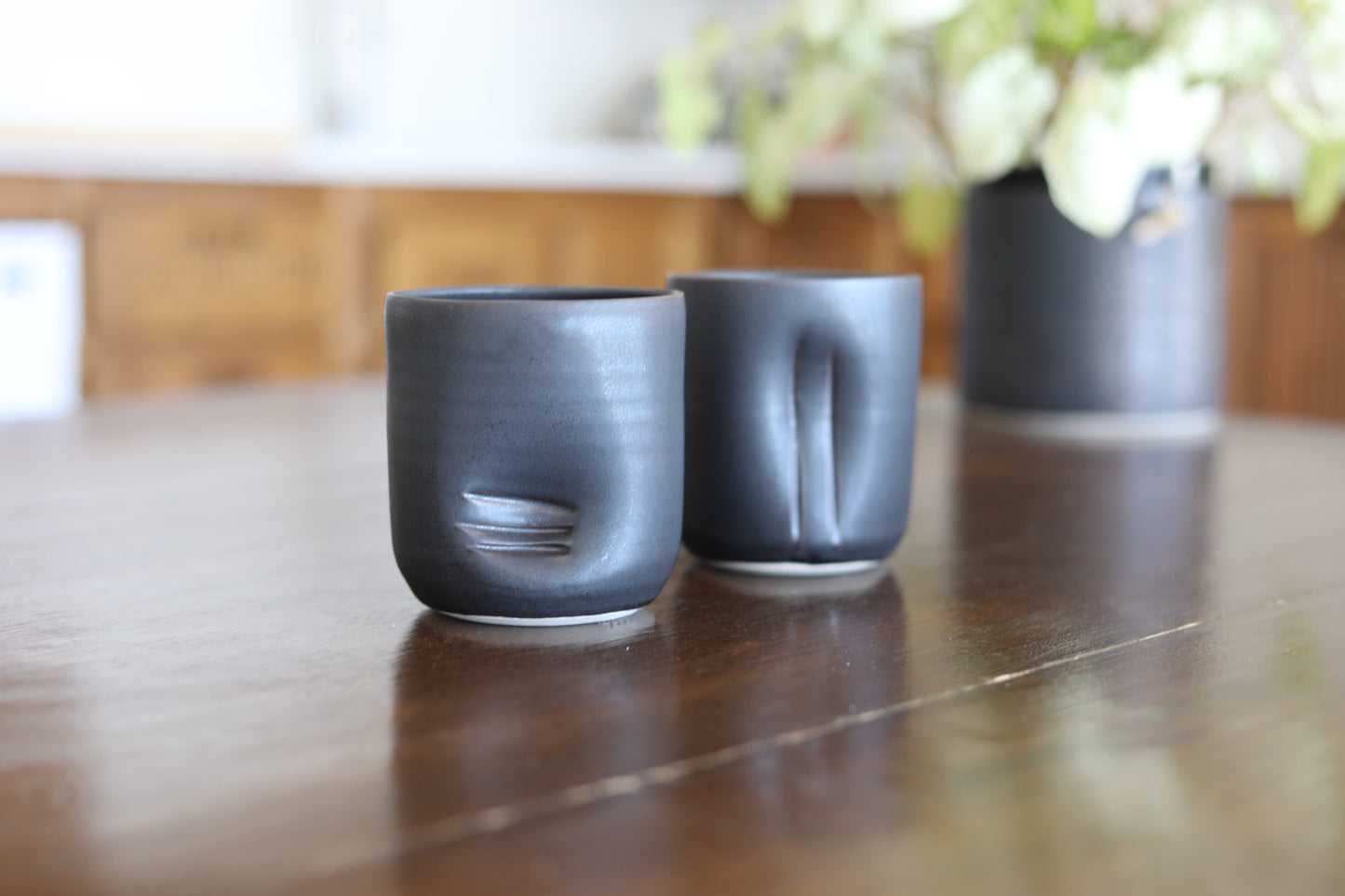 Pepo Ceramics Slash + Dash Tumbler - wrought iron black