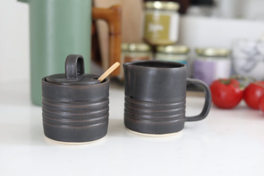 Pepo Ceramics Groove Cream + Sugar Set - wrought iron black