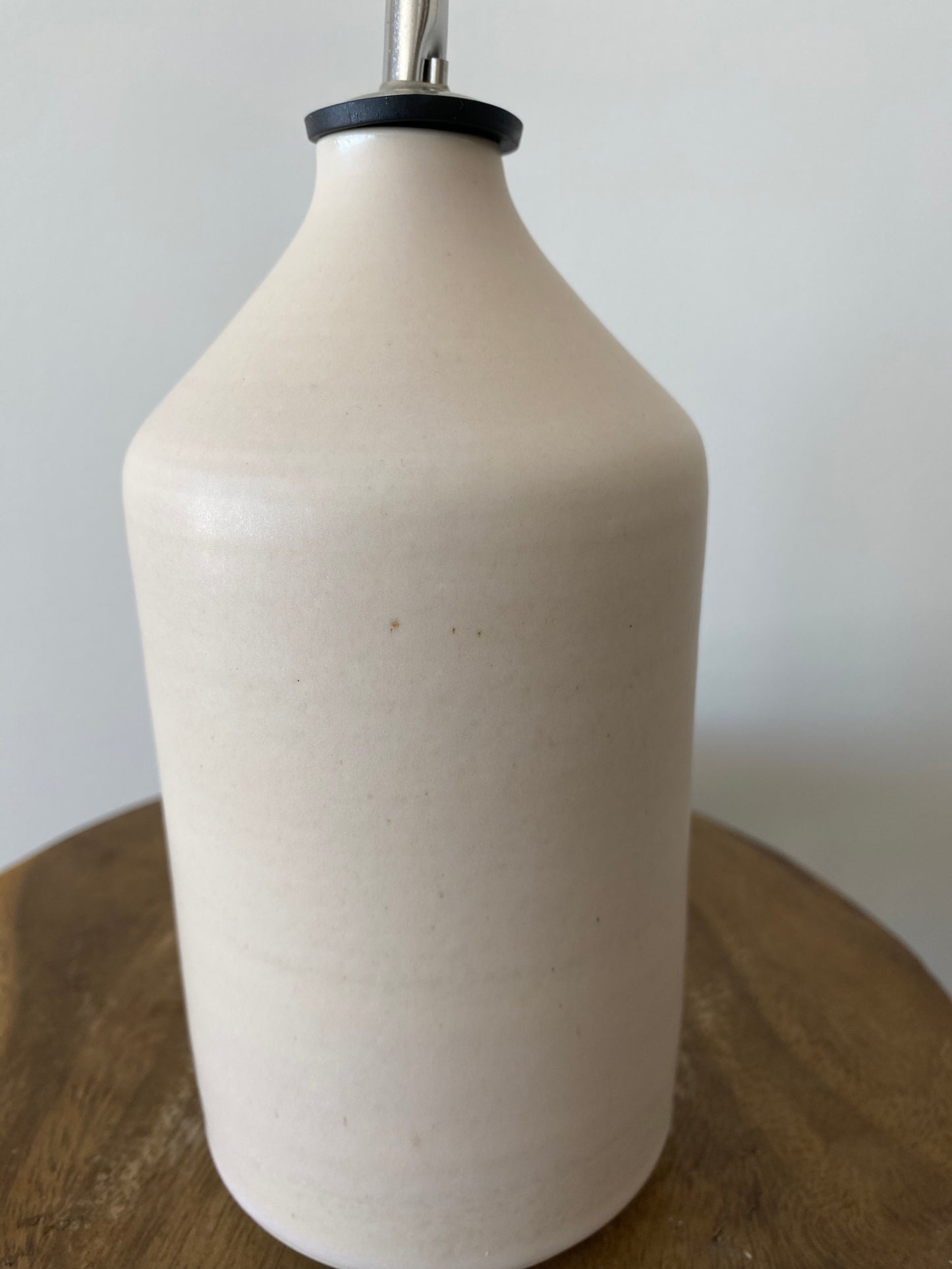 Pepo Ceramics Smooth Oil Bottle- very soft pink